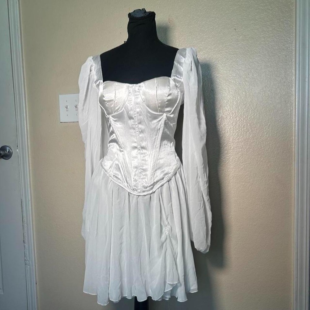 White Satin Puff Sleeve Dress Y2K Romantic Renaissance Sweetheart Neckline XL